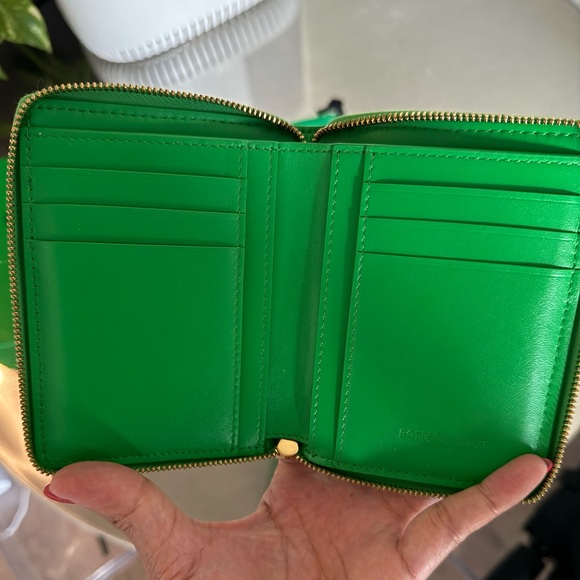 Bottega Veneta Zip Around Wallet - Picture 13 of 15